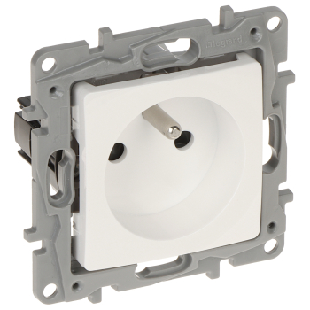 GNIAZDO POJEDYNCZE LE-664536 Niloe 230 V 16 A LEGRAND